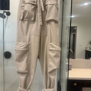 Lamarque Soft Cream Leather Design